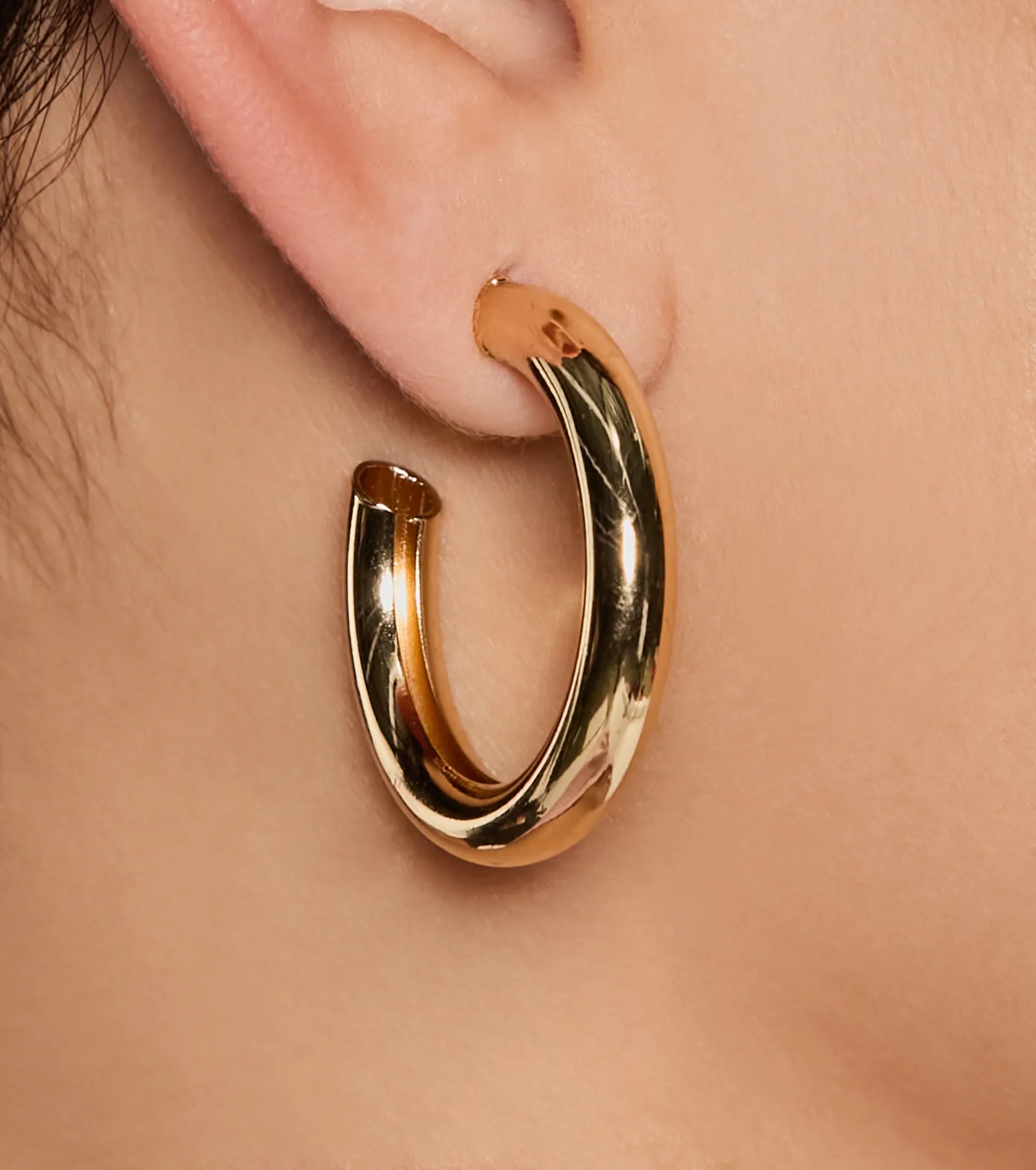 Trendy Chic Tube Hoop Earrings - Image 2