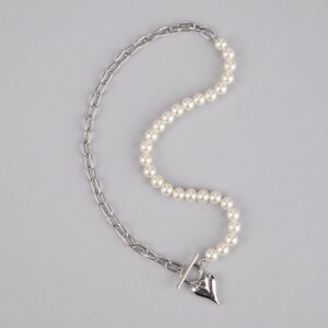 Mixed Feelings Chain Pearl Necklace